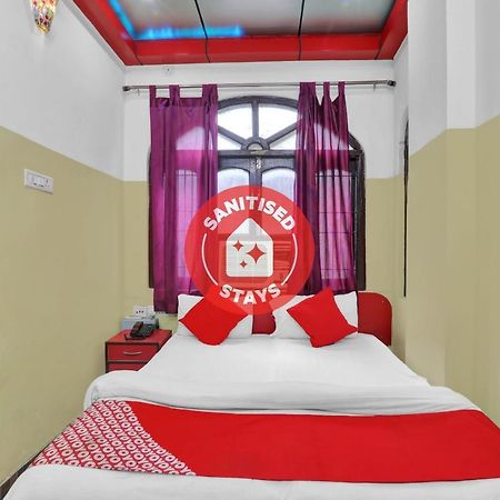 Oyo 82407 K Shree Guest House Váránaszi Kültér fotó