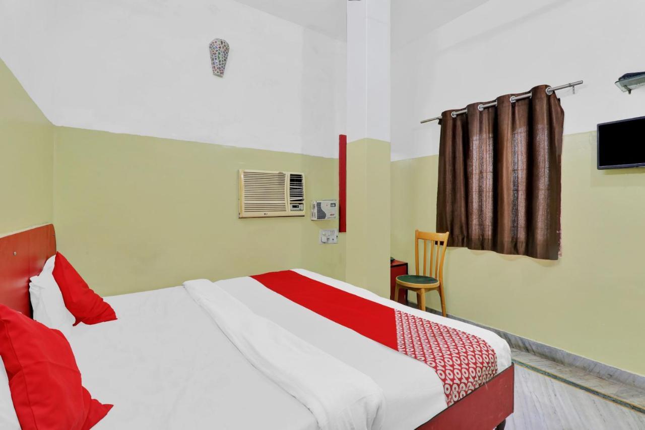 Oyo 82407 K Shree Guest House Váránaszi Kültér fotó