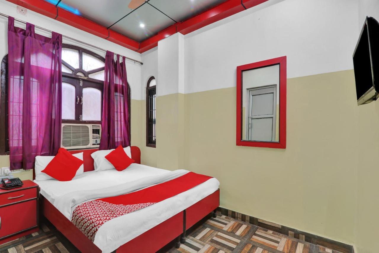Oyo 82407 K Shree Guest House Váránaszi Kültér fotó