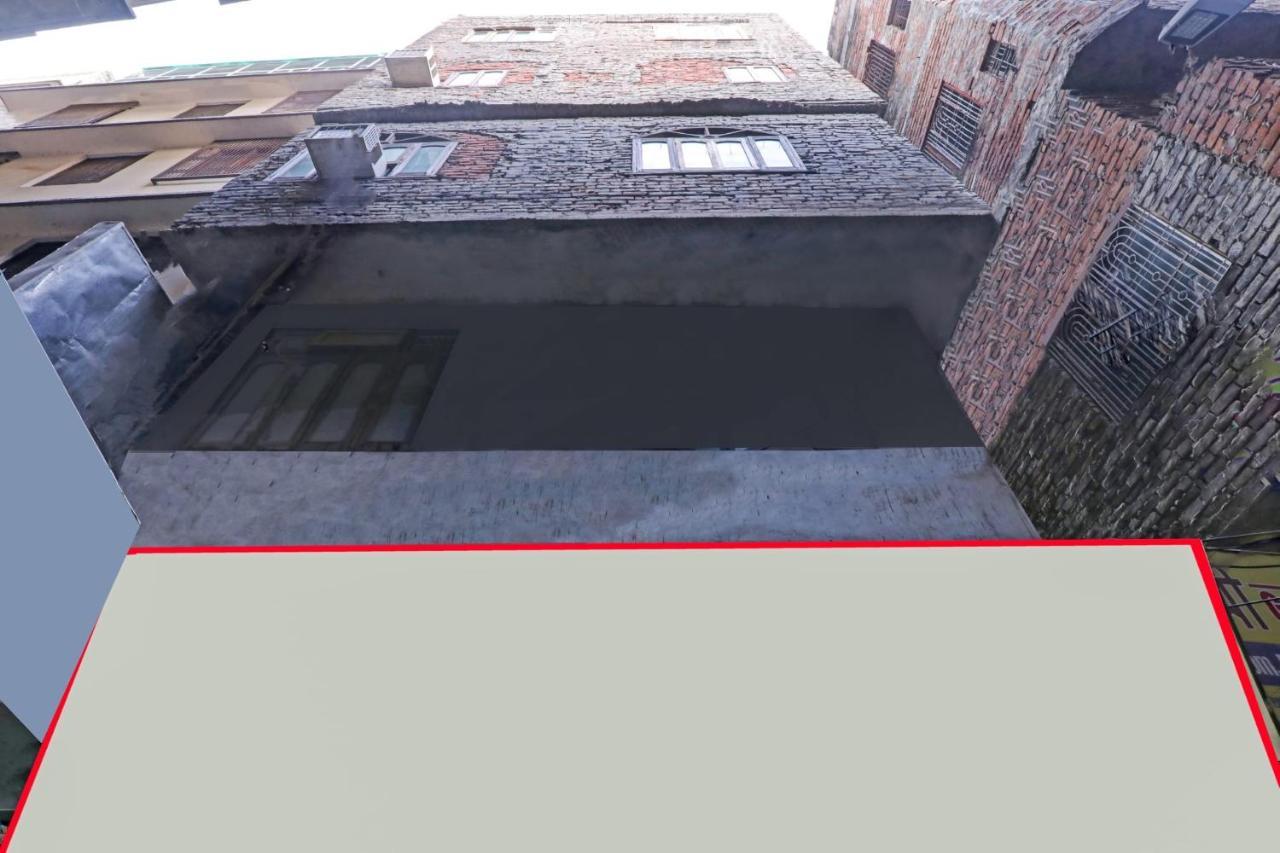 Oyo 82407 K Shree Guest House Váránaszi Kültér fotó